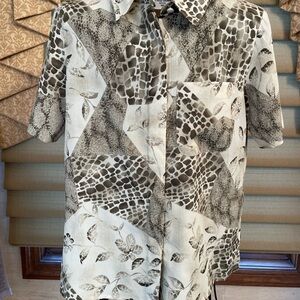 Alfred Dunner Tan Short Sleeve Button Up collared Blouse with front pocket